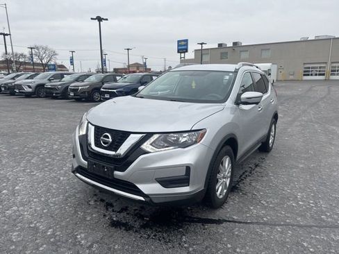 Used 2017 Nissan Rogue SV w/ SV Premium Package image 1