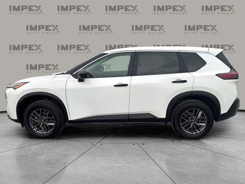 Used 2023 Nissan Rogue S image 2