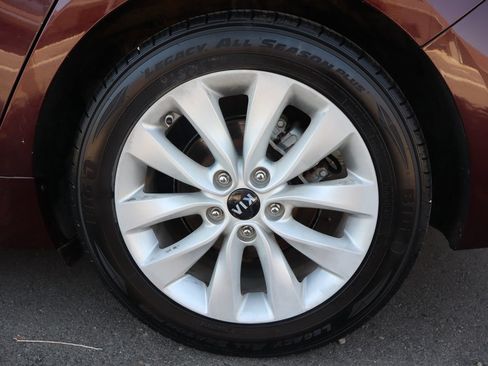 Used 2017 Kia Optima LX w/ Option Group 014 FWD image 41