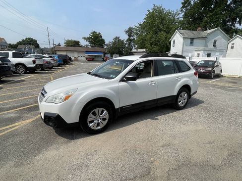Used 2013 Subaru Outback 2.5i AWD/4WD image 4