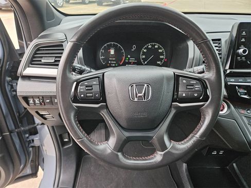 Used 2025 Honda Odyssey Sport-L image 18