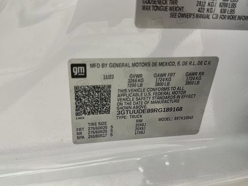 Used 2024 GMC Sierra 1500 SLT w/ SLT Premium Package image 34