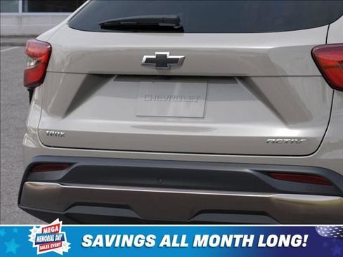 New 2026 Chevrolet Trax ACTIV w/ Sunroof Package FWD image 14