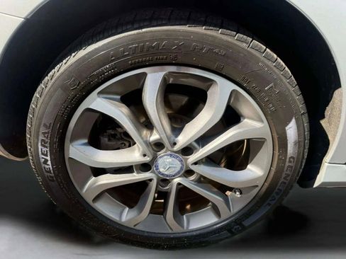 Used 2016 Mercedes-Benz C 300 4MATIC Sedan image 31