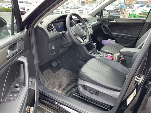 Used 2022 Volkswagen Tiguan SE AWD/4WD image 5
