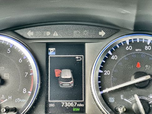 Used 2018 Toyota Highlander Limited image 12