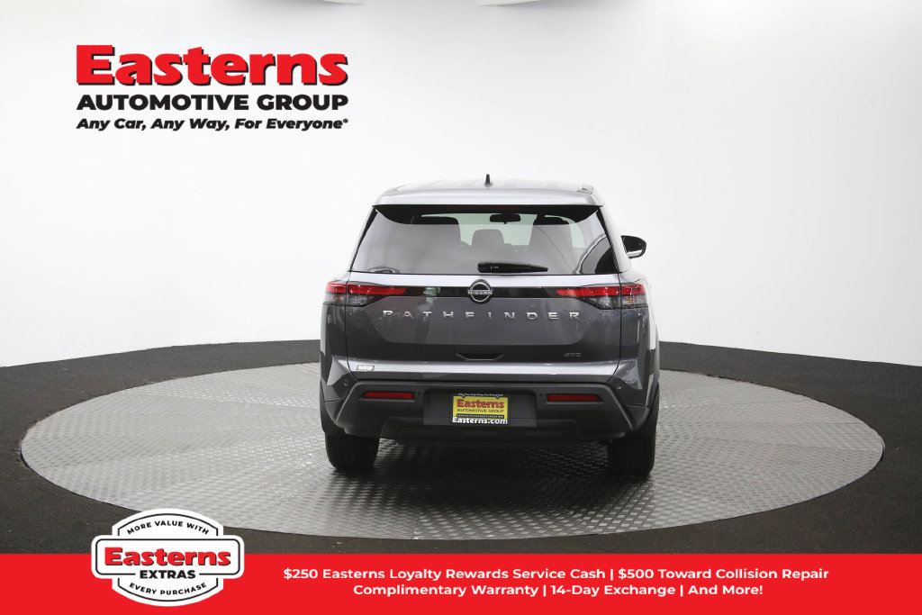 Used 2024 Nissan Pathfinder S AWD/4WD image 39