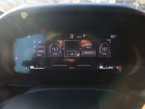 New 2025 Jeep Grand Cherokee Altitude image 16