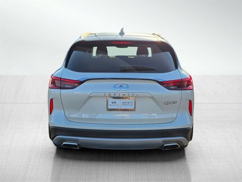 Used 2022 INFINITI QX50 Sensory image 5