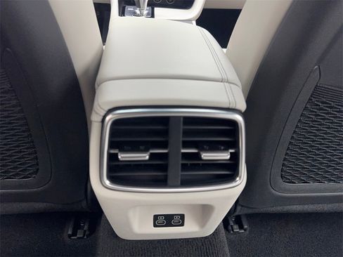 Used 2025 Genesis G70 2.5T image 73