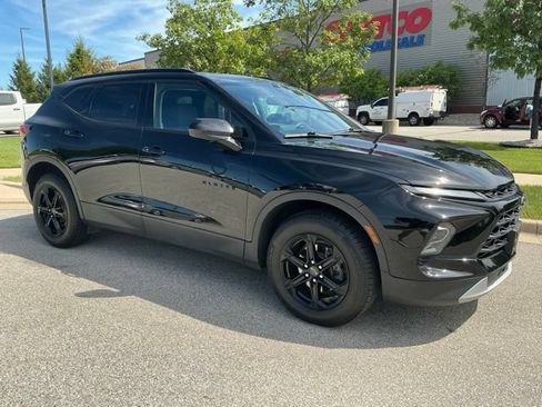 Used 2023 Chevrolet Blazer LT w/ Convenience Package AWD/4WD image 2