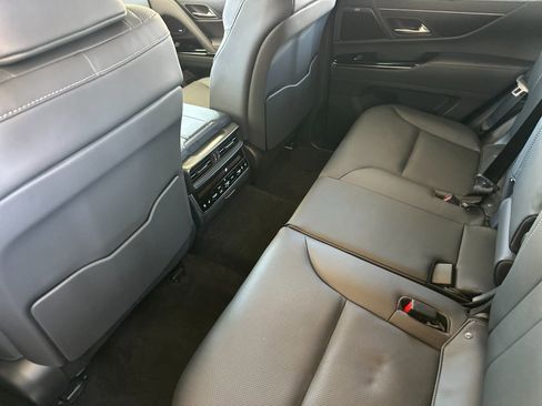 Used 2026 Lexus LX 700h Luxury AWD/4WD image 13