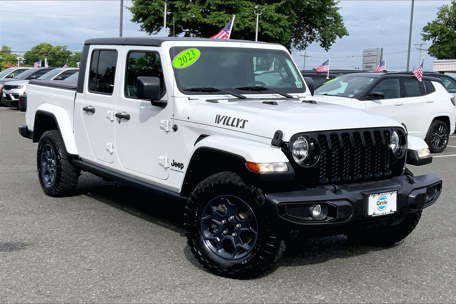 Certified 2023 Jeep Gladiator Overland AWD/4WD image 2