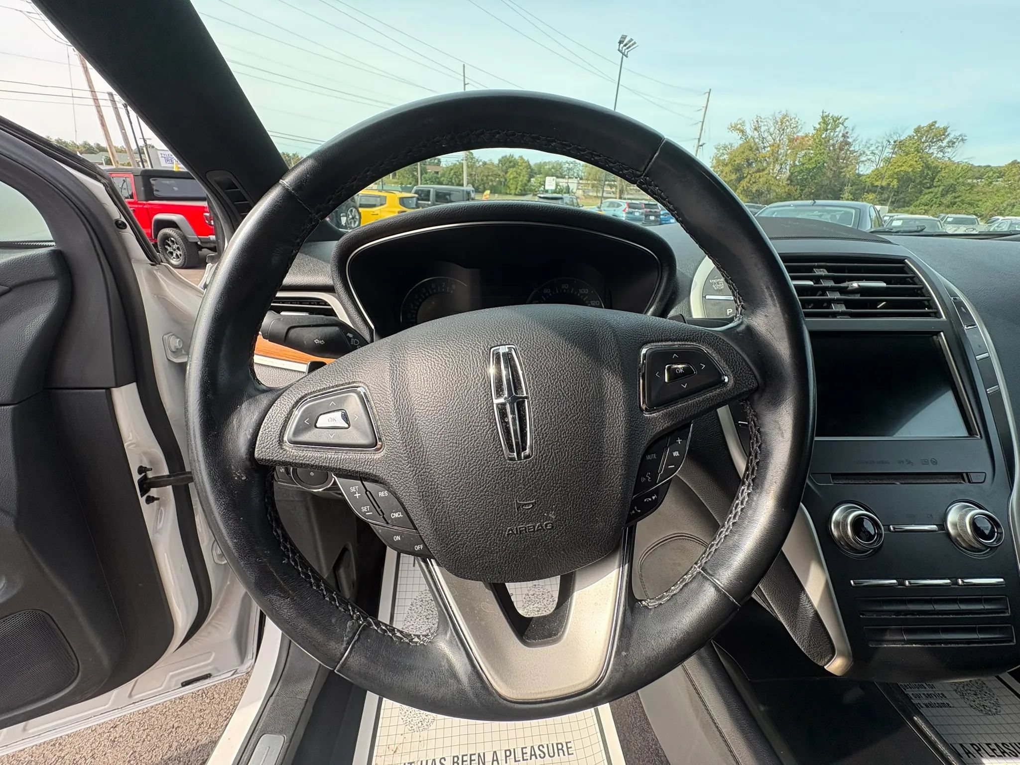 Used 2018 Lincoln MKC Select w/ Select Plus Package FWD image 18