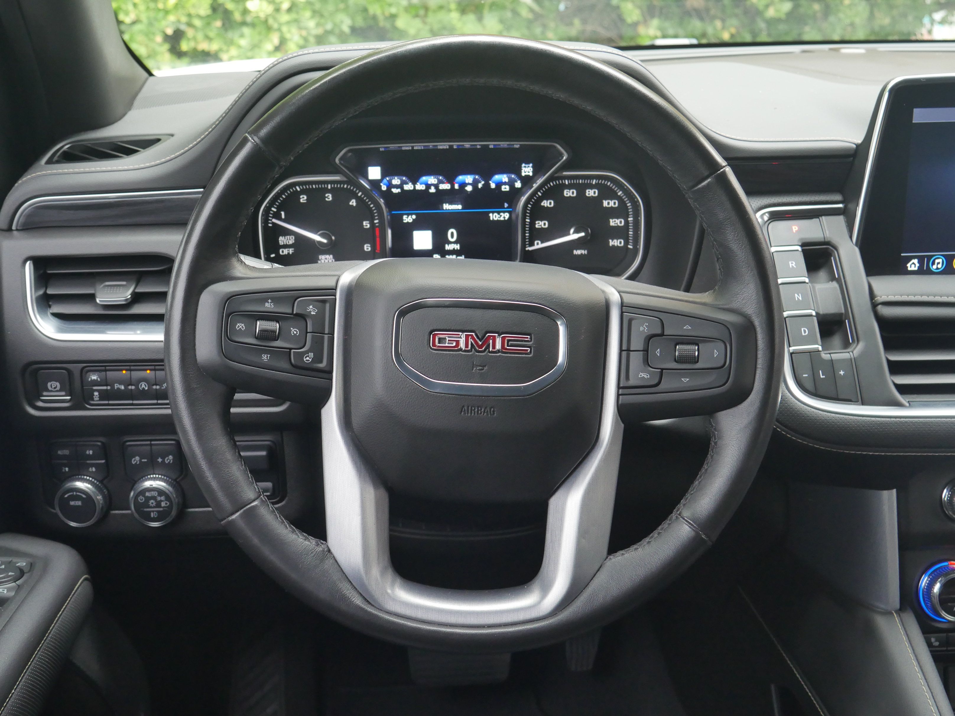 Used 2021 GMC Yukon SLT w/ Rear Media and Nav Package AWD/4WD image 6