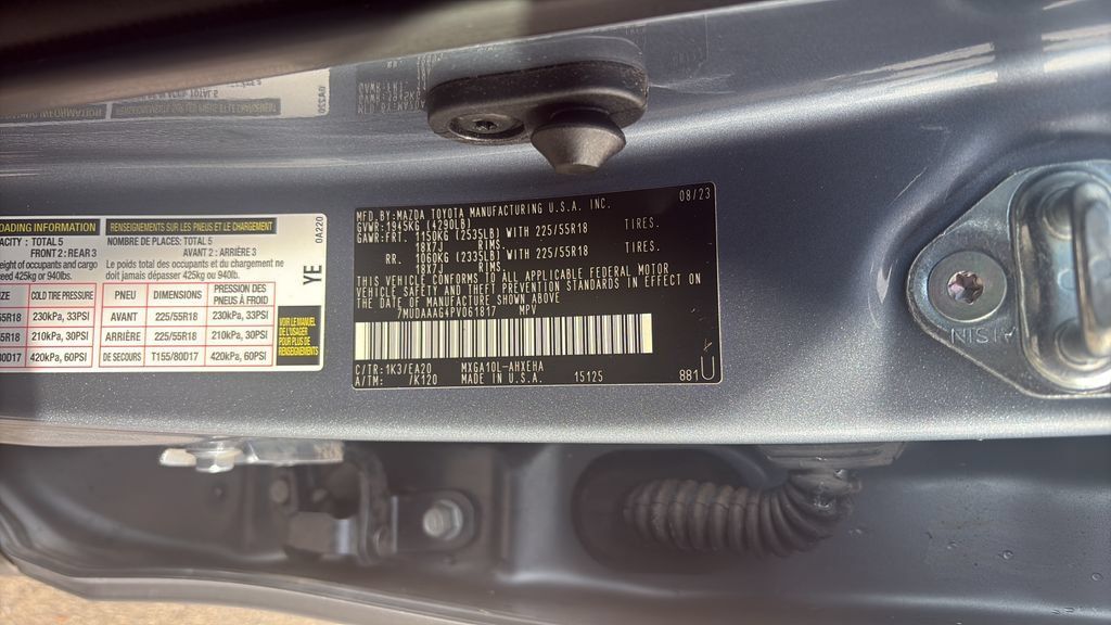 Used 2023 Toyota Corolla Cross XLE w/ Convenience Package FWD image 28