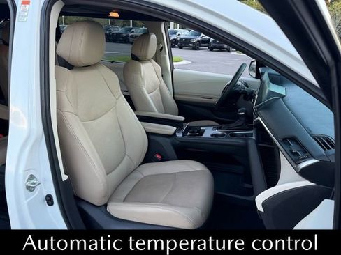 Used 2023 Toyota Sienna Limited image 15