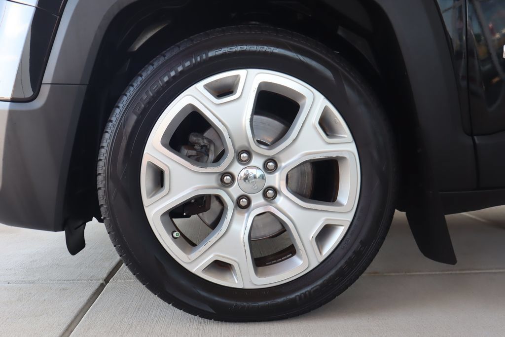Used 2017 Jeep Renegade Limited FWD image 5