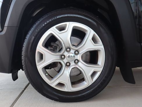 Used 2017 Jeep Renegade Limited FWD image 5