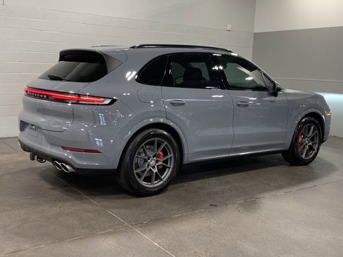 New 2026 Porsche Cayenne S image 7