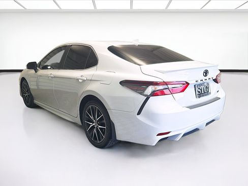 Used 2023 Toyota Camry SE FWD image 6