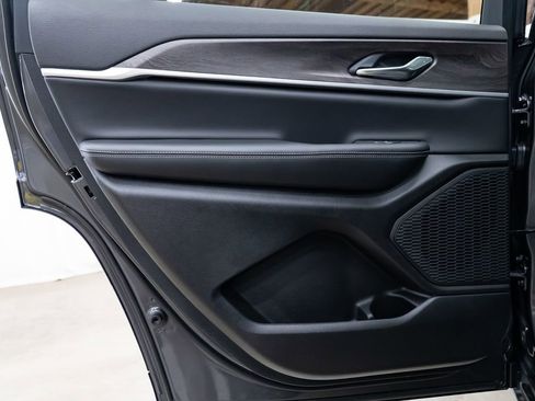 New 2025 Jeep Grand Cherokee L Limited w/ Trailer Tow Package image 27