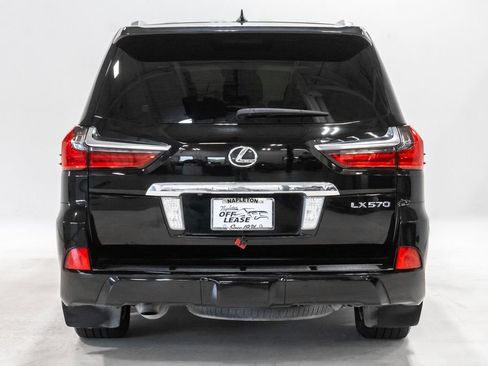 Used 2017 Lexus LX 570 4WD image 32