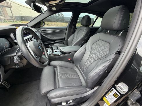 Used 2023 BMW 530i w/ M Sport Package RWD image 9