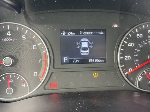 Used 2018 Kia Optima S FWD image 12