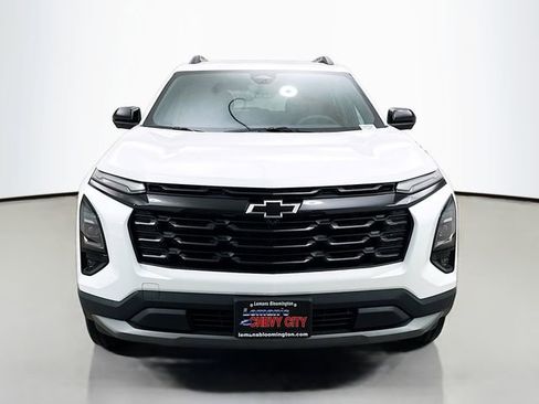 New 2026 Chevrolet Equinox LT image 2