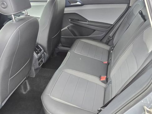 Certified 2024 Volkswagen Taos SE FWD image 12
