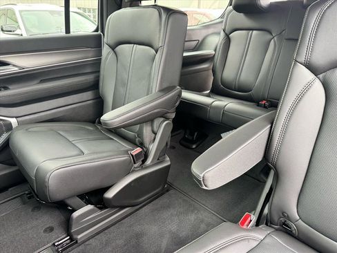 Used 2026 Jeep Grand Wagoneer image 18