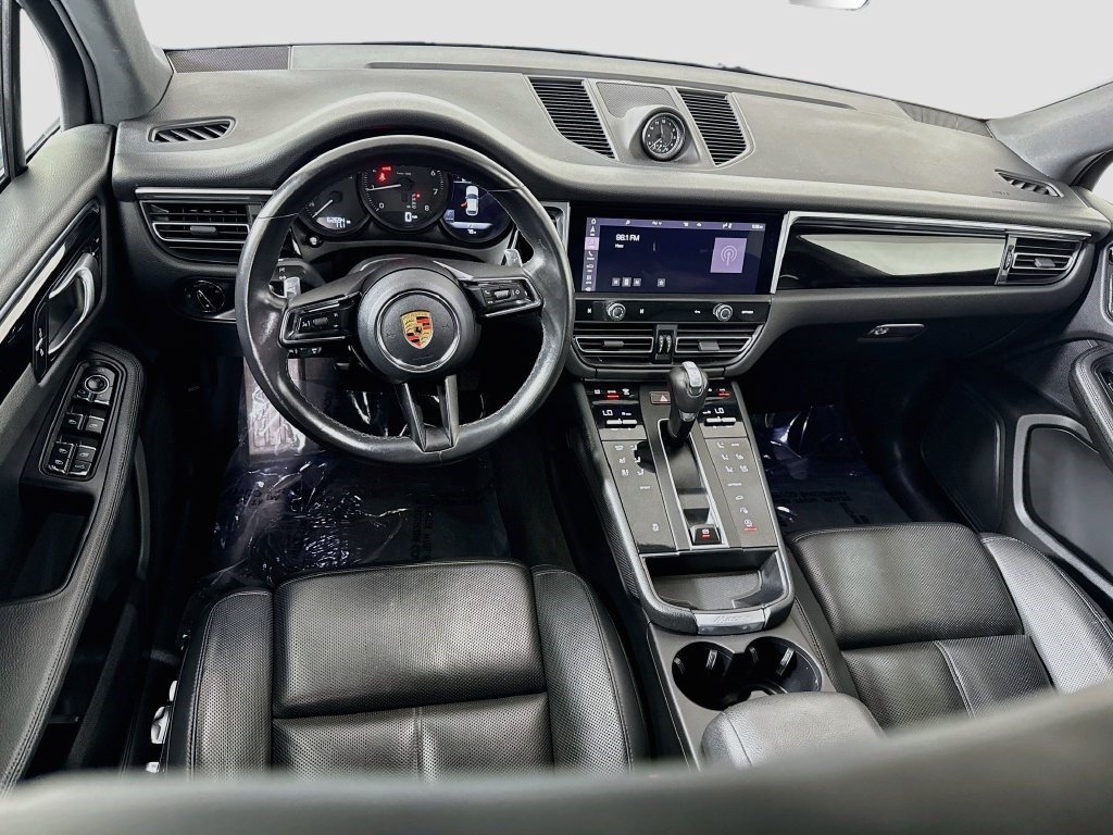Used 2023 Porsche Macan AWD/4WD image 16