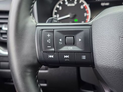 Used 2025 Nissan Rogue SV image 25