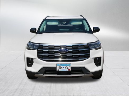 Used 2026 Ford Explorer Active w/ Active Comfort Package AWD/4WD image 2