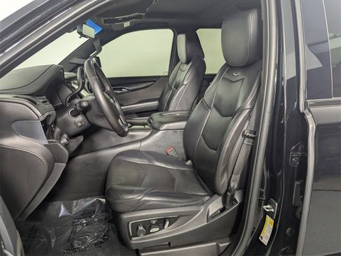 Used 2018 Cadillac Escalade Platinum image 12