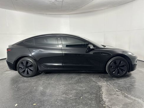 Used 2025 Tesla Model 3 Long Range image 13
