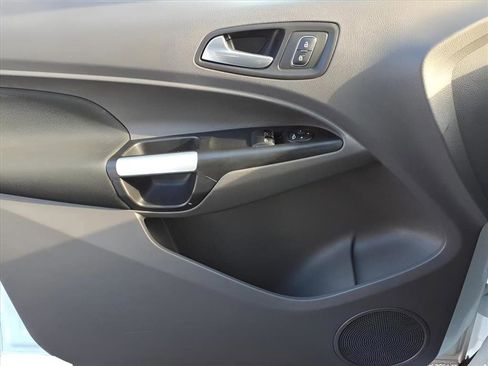 Used 2023 Ford Transit Connect XLT image 17