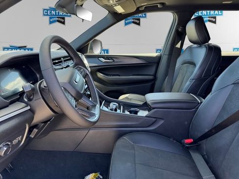 New 2025 Jeep Grand Cherokee L Altitude image 10