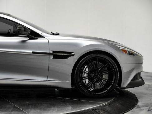 Used 2014 Aston Martin Vanquish Coupe image 18