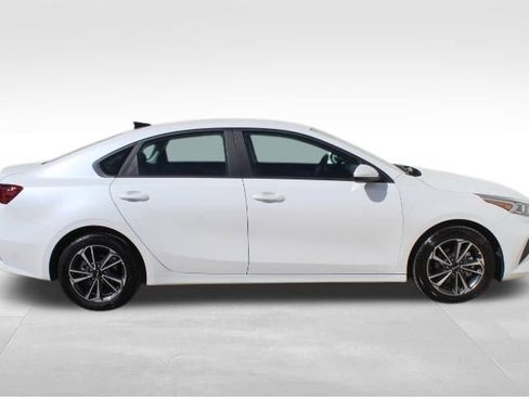 Used 2024 Kia Forte LXS image 5