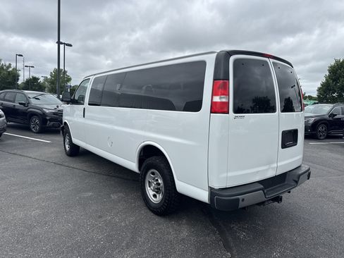 Used 2020 Chevrolet Express 3500 LT w/ LT Preferred Equipment Group RWD image 13