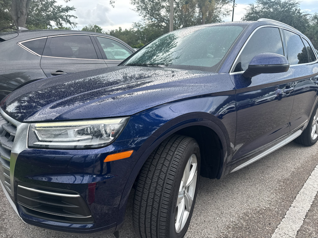Used 2020 Audi Q5 2.0T Premium w/ Convenience Package AWD/4WD image 3
