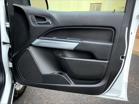 Used 2017 Chevrolet Colorado LT w/ LT Convenience Package RWD image 23