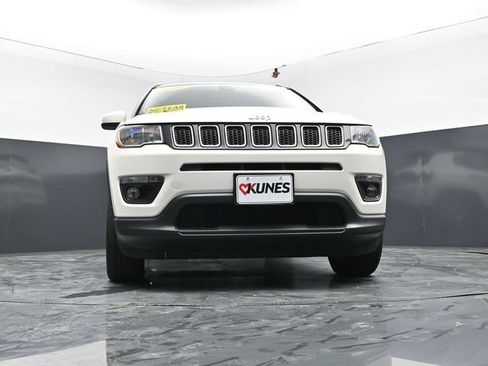 Used 2018 Jeep Compass Latitude w/ Cold Weather Group AWD/4WD image 50
