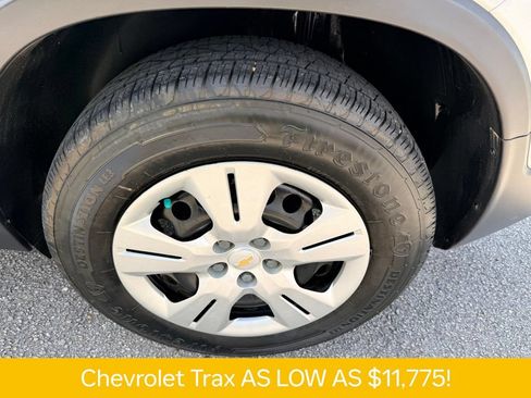 Used 2017 Chevrolet Trax LS FWD image 30