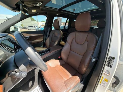 Used 2022 Volvo XC90 T6 Momentum w/ Advanced Package AWD/4WD image 11
