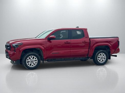 Certified 2024 Toyota Tacoma SR5 AWD/4WD image 8