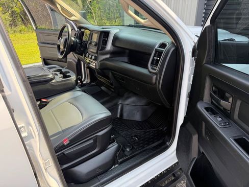 Used 2020 RAM 3500 Tradesman w/ Chrome Appearance Group AWD/4WD image 18