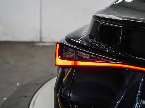 Used 2025 Lexus IS 300 F Sport RWD image 11